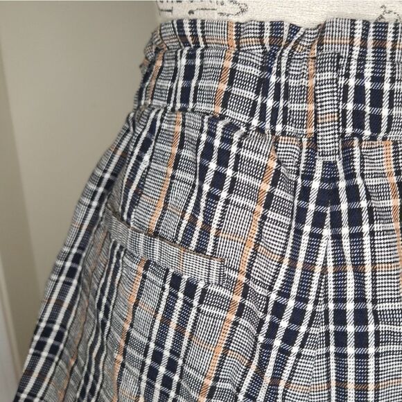 Eclectic Plaid Paperbag Shorts - Picture 4 of 5